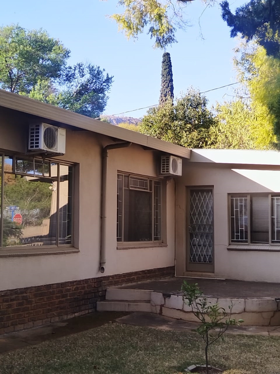 To Let 4 Bedroom Property for Rent in Schoemansville North West